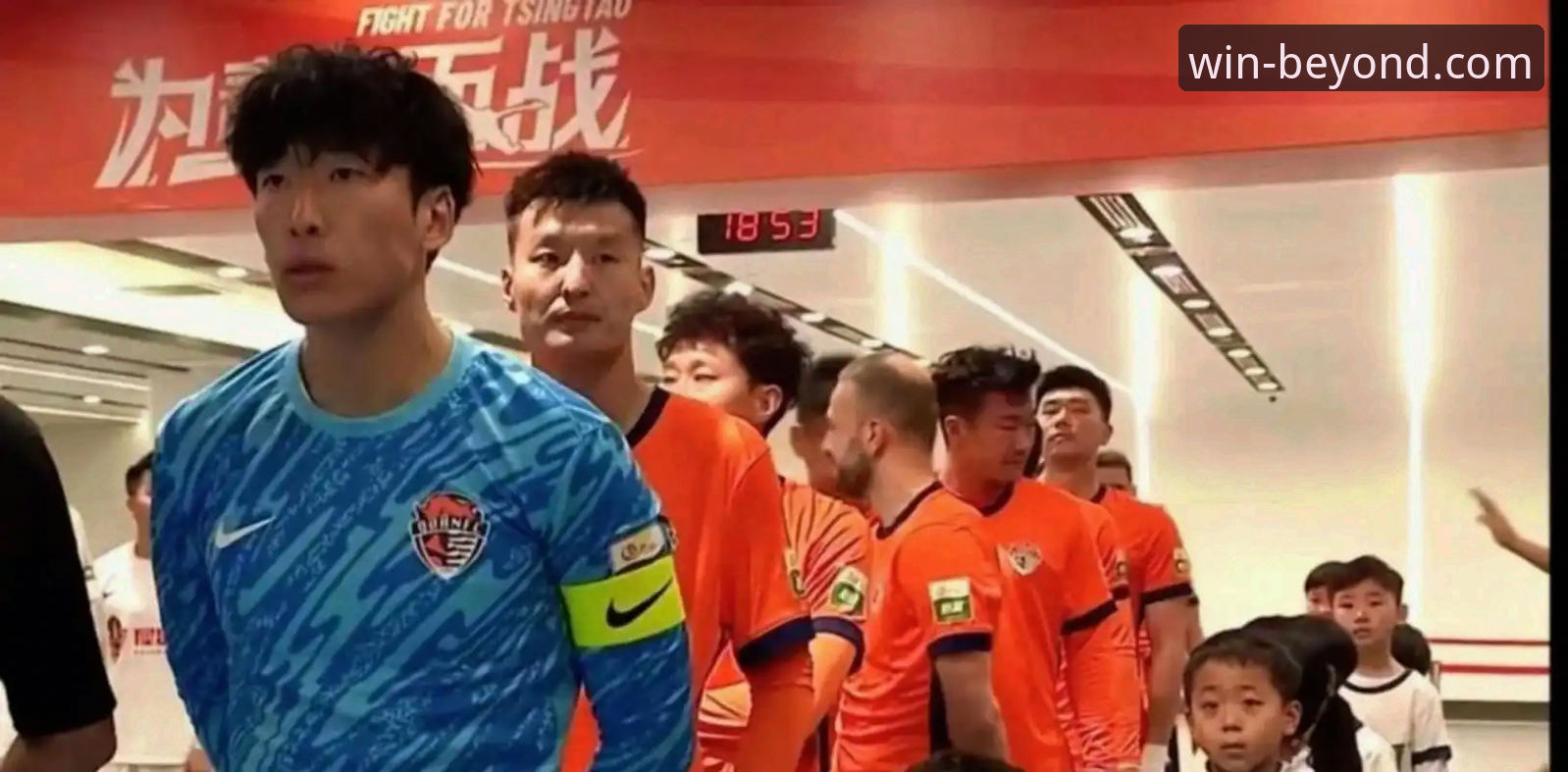 青岛海牛3-1上海海港深度评测：从13年等待到赛季转折点，必赢亚洲官网用户视角下的战术解析